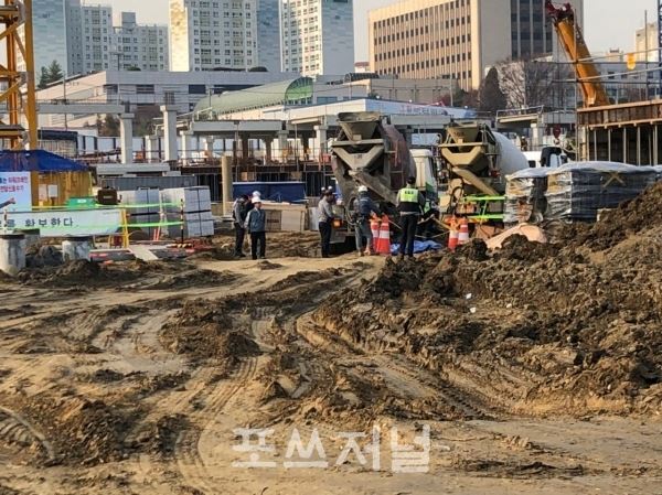 건설 노동자가 사망한 '평촌어바인퍼스트' 공사 현장./제보사진.