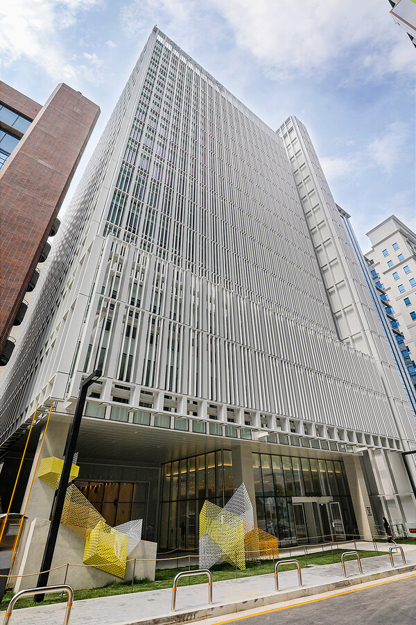 현대백화점 신사옥 전경./사진=현대백화점