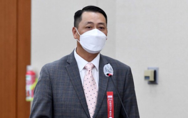 송데이비드호섭 대표가 2020년 10월 15일 국회 환경노동위원회 국정감사 증인으로 출석해 발언하고 있다./사진=연합뉴스