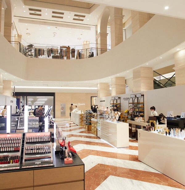 리뉴얼된 신세계백화점 경기점 지하 1층 전경./사진=신세계