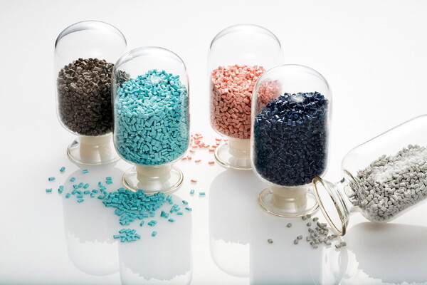 LG화학이 개발한 'LUPOY EU5201' 제품사진. /사진=LG화학