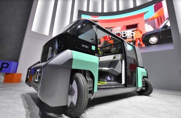 현대모비스가 개발에 성공한 자동차의 조향·제동·현가·구동 시스템을 바퀴 하나에 접목시킨 신기술인 e-코너 모듈./사진=현대모비스