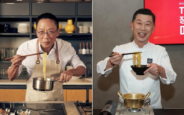 (왼쪽부터) 정태영 현대카드 부회장과 김홍국 하림 회장이 자사에서 출시된 라면을 홍보하고 있다./사진=각 사