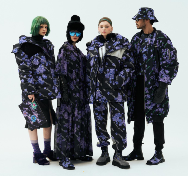 틸다가 창작한 이미지를 패턴화해 제작한 의상. /사진=LG