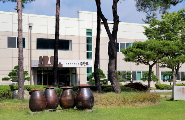 국내 최대 규모의 전통주 양조장인 국순당 횡성양조장 주향로 전경./사진=국순당