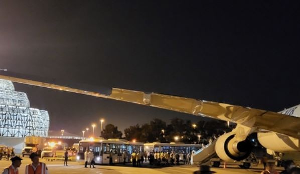 아제르바이잔 바쿠 공항에 긴급착륙한 대한항공 여객기/사진=KE9956편 승객 제공.연합뉴스