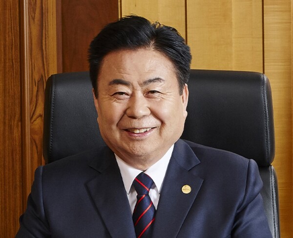 문진섭 서울우유협동조합장. 서울우유가 정부 협상 도중에 원유가를 사실상 인상하는 조치를 단행해 논란이 되고 있다. /사진=서울우유협동조합