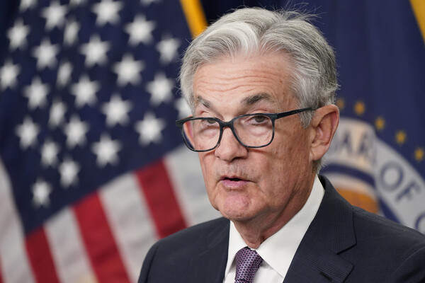 21일(현지시간) 제롬 파월 연방준비제도 의장이 연방공개시장위원회(FOMC) 회의에서 기준금리를  연 3~3.25%로 0.75%포인트 올리기로 결정한 뒤 기자회견을 갖고 있다./AP연합