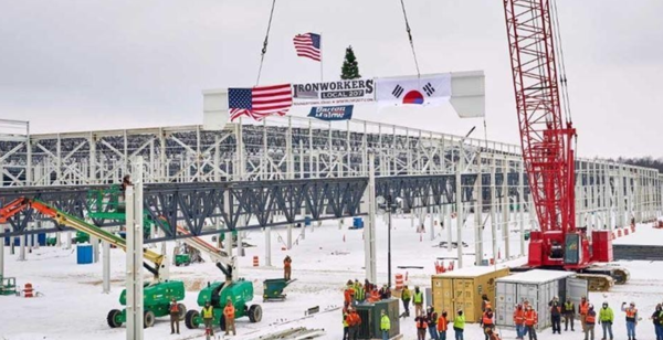 LG에너지솔루션-GM 합작법인 '얼티엄셀즈' 미국 오하이오주 배터리 공장 건설 현장 / 사진=연합