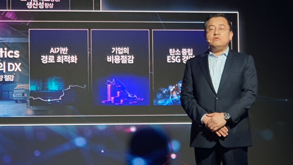 21일 오전 서울 중구 노보텔 앰배서더 동대문에서 열린 KT AI 사업 기자간담회에서 KT AI/DX융합사업부문장 송재호 부사장이 AI 사업과 관련해 설명하고 있다./사진=서영길 기자