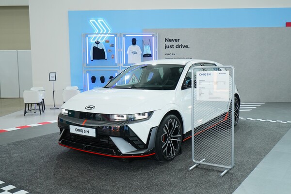 현대차·기아가 19일부터 21일까지 대구 엑스코(EXCO)에서 열리는 ‘2023 대한민국 미래모빌리티엑스포’에서 대표 친환경차와 차세대 모빌리티 기술을 선보인다. ‘2023 대한민국 미래모빌리티엑스포' 전시장 내 현대자동차관에 전시된 아이오닉 5N./사진=현대자동차