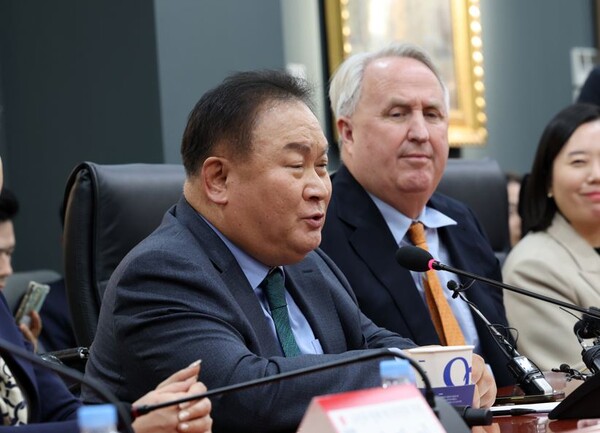 더불어민주당 이상민 의원(왼쪽 두번째)이 21일 오후 대전 한국과학기술원(KAIST)에서 국민의힘 혁신위 강연자로 나서고 있다. 2023.11.21/연합