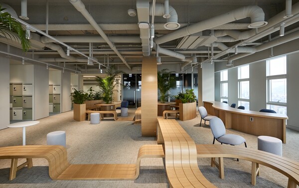현대리바트의 오피스 공간 컨설팅 서비스 '오피스 테일러' 를 통해 시공한 서울 성동구의 기업 라운지  