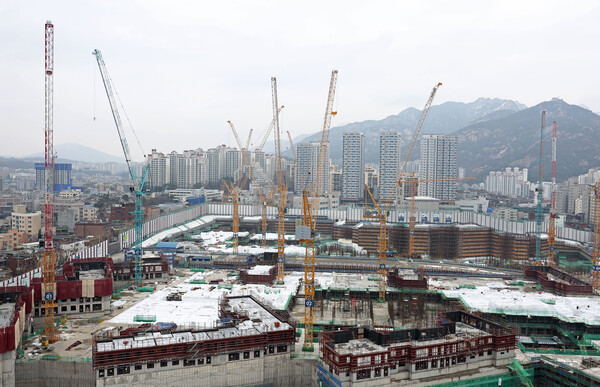 2024년 1월 2일 공사비 미지급으로 공사가 중단된 서울 은평구 대조동 대조1구역 주택재개발 현장 모습. /연합