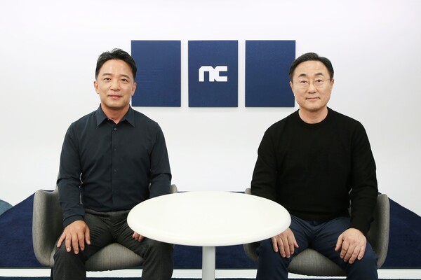 엔씨소프트 김택진(왼쪽), 박병무 공동대표./NC