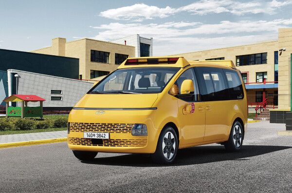 현대자동차는 봄철을 맞아 안전한 통학환경 조성을 위해 2024년 5월 7일부터 31일까지 ‘어린이 통학차량 무상점검 캠페인’을 실시한다. 현대자동차 어린이 전용 통학 차량인 스타리아 '킨더'./사진=현대자동차