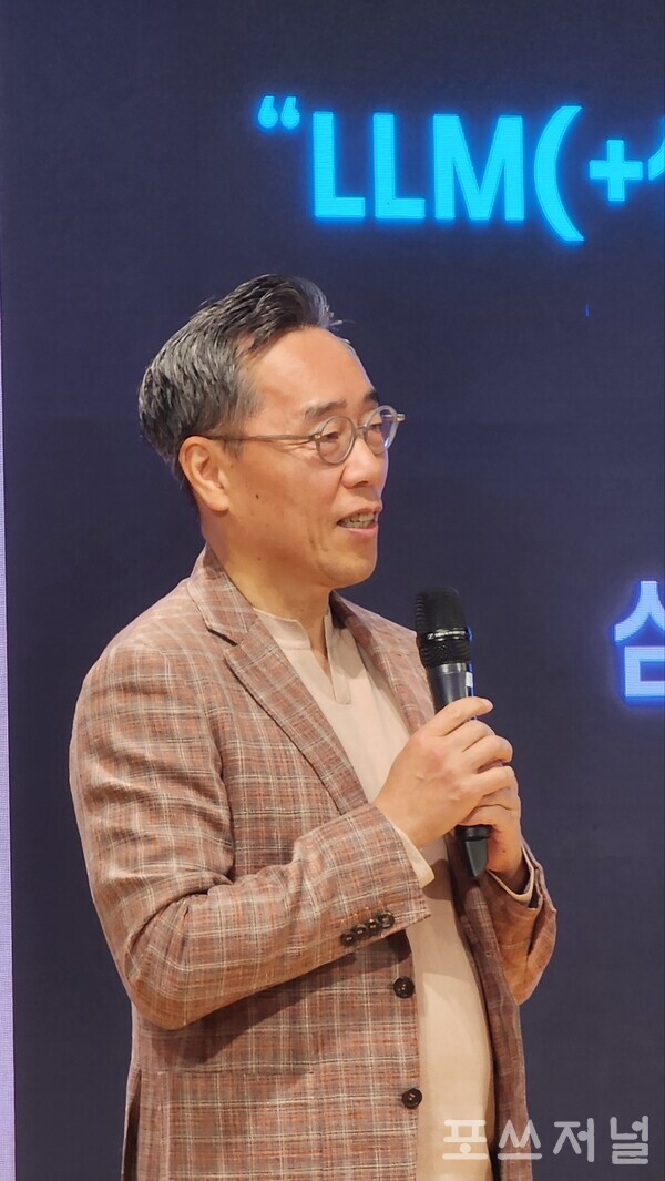 2024년 5월2일 서울 삼성SDS 잠실캠퍼스에서 진행된 생성형AI미디어데이에서 황성우 삼성SDS 대표가 발언하고 있다./사진=문기수 기자