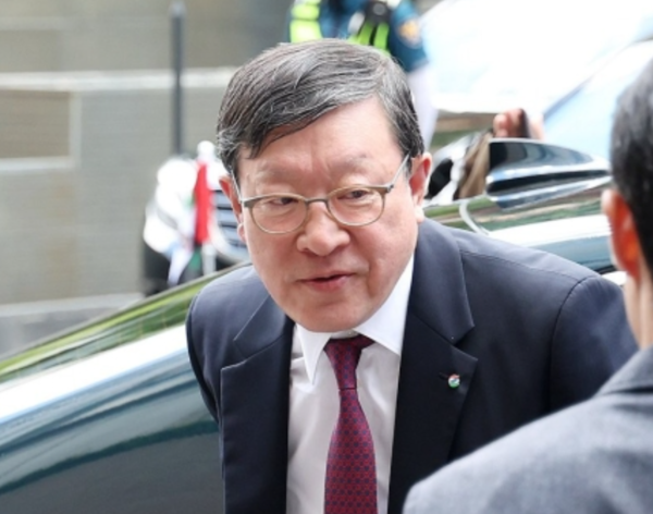 허태수 GS 회장이 2024년 5월 28일 서울 중구 한 호텔에서 열린 빈 자이드 알 나하얀 아랍에미리트(UAE) 대통령과의 간담회에 참석하고 있다. /연합