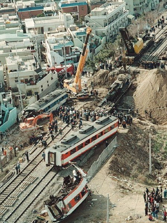 1993년 3월 28일 부산직할시 북구 덕천동 경부선 구포역 인근에서 서울발 부산행 제117호 무궁화호 열차가 탈선 및 전복한 사고가 발생했다. 사고로 78명이 사망하고, 198명이 부상(중상 54명 경상 144명)당했다. 이 사고 이후 시공사인 삼성종합건설(현 삼성물산 건설부문)은 삼성건설로 사명을 바꾸었다가 삼성물산에 흡수돼 '삼성물산 건설부문'이 됐다./연합