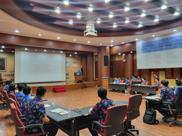 BBQ 해외 법인 관계자들이 2024년 6월 경기도 이천 치킨대학에서 '글로벌 전략회의'에 참석하고 있다. / 사진=BBQ