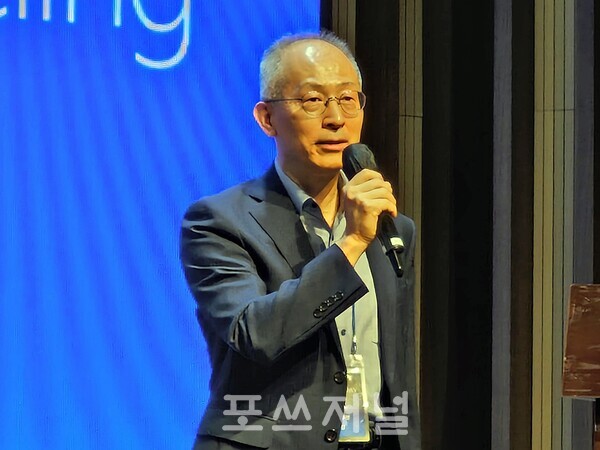 2024년 7월 23일 서울 강남구 한국과학기술회관 국제회의실에서 열린 ‘제1회 SNE리서치 배터리데이 2024’에서 정근창 LG에너지솔루션 미래기술센터장 부사장이 ‘LG에너지솔루션의 차세대 배터리 개발현황 및 사업추진 전략’을 주제로 발표하고 있다./사진=서영길 기자