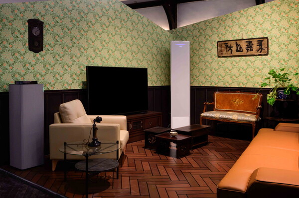 '메종 투 메종 2024: 모르는 한국'에 구현한 삼성전자 스마트홈에 '무풍에어컨 갤러리 체온풍 청정', '비스포크 큐브 에어 인피니트 라인' 등이 전시된 모습. /사진=삼성전자