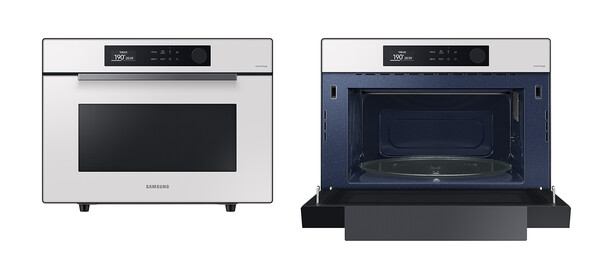 삼성전자가 포스코와 공동 개발해 재활용 소재 함유율을 높인 법랑용 강판이 제품 내부 소재로 사용되고 있는 모습./사진=삼성전자