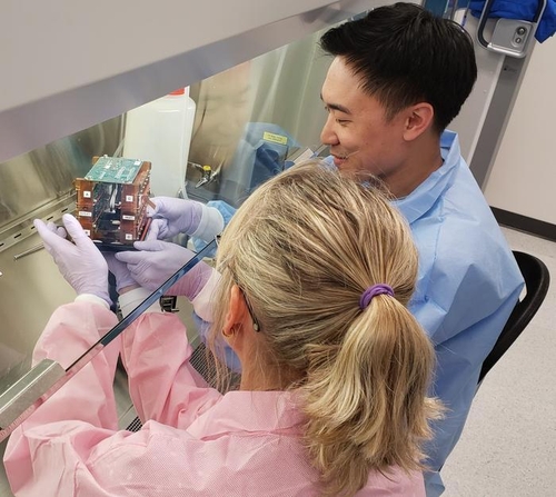 김덕호 미국 존스홉킨스대 의대 의생명공학과 교수팀이 인체 심장조직 바이오칩을 만들고 있다. /2024.9.24 존스홉킨스 의대