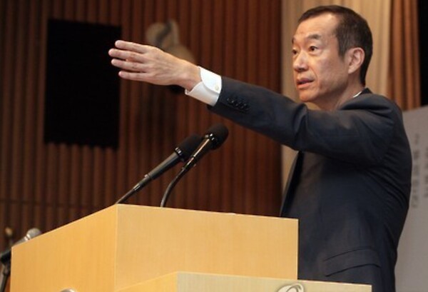 2015년 7월 17일 최치훈 삼성물산 건설부문 대표이사 사장이  서울 양재동 aT센터에서 열린 제일모직과의 합병을 위한 임시 주주총회의에서 사회를 보고 있다. 이날 삼성물산은 제일모직과의 합병계약서 승인의 건을 찬성률 69.53%로 가결했다. 합병 가결 최저 찬성률은 참석 의결권의 3분의 2인 66.67%였다. 이재용 삼성전자 부회장은 이날 합병 주총을 거쳐 삼성그룹 경영권 승계를 일단락했다. /사진=연합