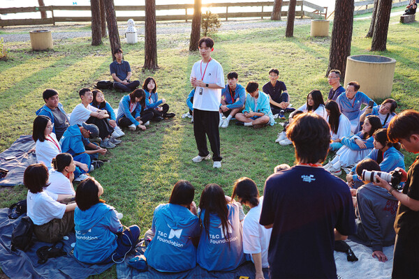 티앤씨재단이 다음달 31일까지 예비 공감 인재 고등학생과 대학생 장학생을 모집한다./사진=티엔씨재단.