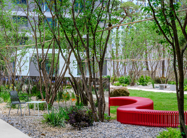 '2024 우수디자인(GD, Good Design) 상품선정'에서 현대건설의 5개 작품이 선정됐다. 사진은 현대건설의 올림픽파크포레온 정원 '예원'./사진=현대건설.