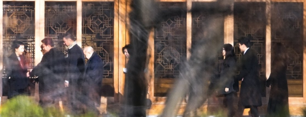 2024년 11월19일 오전 경기도 용인 호암미술관 인근 선영에서 열린 호암 이병철 삼성 창업회장 37주기 추도식에 이재현 CJ그룹 회장, 이선호 CJ제일제당 식품성장추진실장, 이경후 CJ ENM 브랜드전략실장이 참석해 있다./사진=연합뉴스