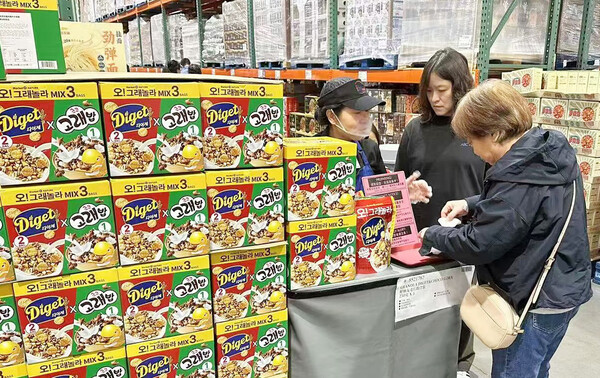 '오!그래놀라' 중국 코스트코 상하이점 판매 현장 / 사진=오리온