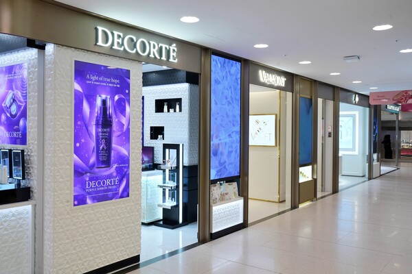 리뉴얼 오픈한 본점 지하 1층 뷰티관 전경 / 사진=롯데백화점