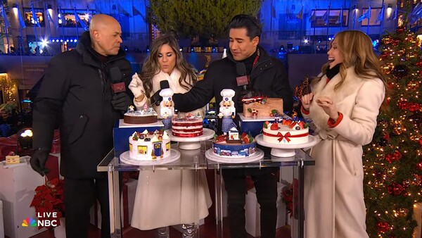 미국 뉴욕 록펠러센터 크리스마스 트리 점등식에 파리바게뜨 케이크가 등장했다. 사진은 NBC 트리 점등식 방송영상 캡처./사진=SPC.