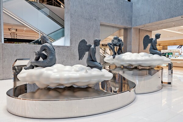 더현대 대구 1층 더스퀘어에 5월 31일까지 전시되는 '구름의 메테오로스Ⅱ' 전경 / 사진=현대백화점