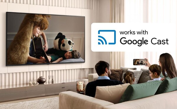 LG전자가 구글의 공식 인증을 받은 '구글 캐스트'를 탑재한 호텔 TV로 시장 리더십을 확대한다. 사진은 LG 호텔 TV와 구글 캐스트를 통해 편리하고 안전하게 콘텐츠를 즐기는 이미지컷./2025.1.30.LG전자