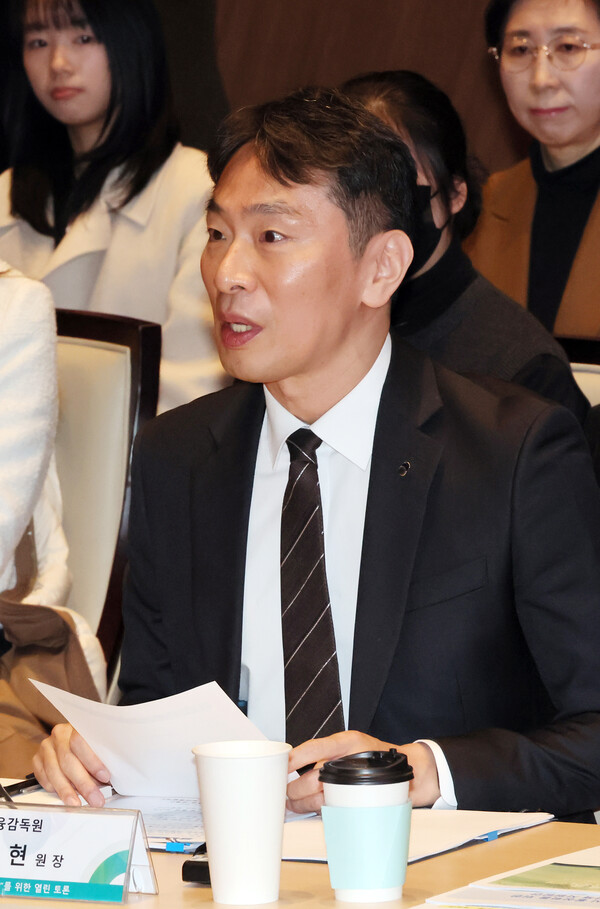 이복현 금융감독원장이 2025년 2월 6일 서울 여의도 한국거래소에서 열린 한국증시 활성화를 위한 열린토론회에서 발언하고 있다./사진=연합뉴스