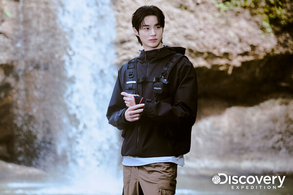 변우석 디스커버리 익스페디션 베르텍스 바람막이 재킷 화보 /2025.2.10.F&F