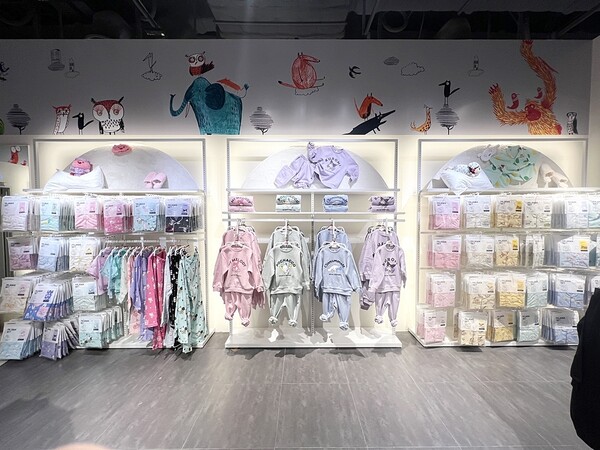 스파오키즈 신세계백화점 대구점 컬래버 특화존 /2025.2.15.이랜드