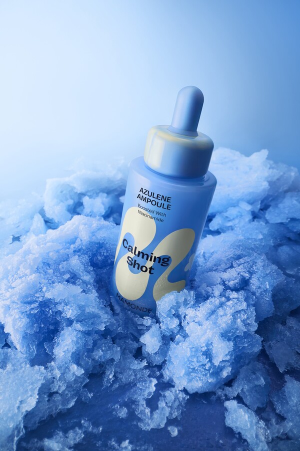 마몽드(MAMONDE)가 '카밍 샷 아줄렌 흔적 수분 앰플'을 출시한다./사진=아모레퍼시픽. 2025.2.20.