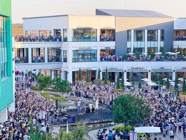 현대프리미엄아울렛 김포점 슈퍼스테이지 콘서트 현장 / 사진=현대백화점