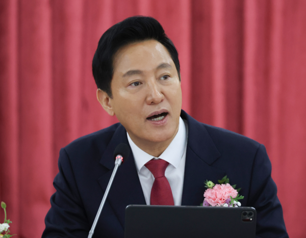 오세훈 서울시장이 2025년 2월 25일 김포시청에서 '서울런 x 김포런' 업무협약식에서 발언하고 있다./연합