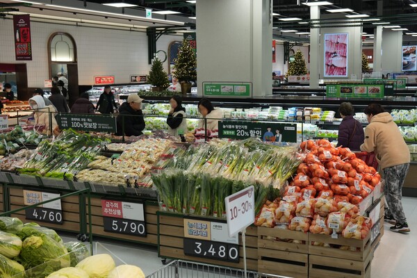 롯데마트 그랑 그로서리 은평점 채소 매장 전경 / 사진=롯데마트‧슈퍼