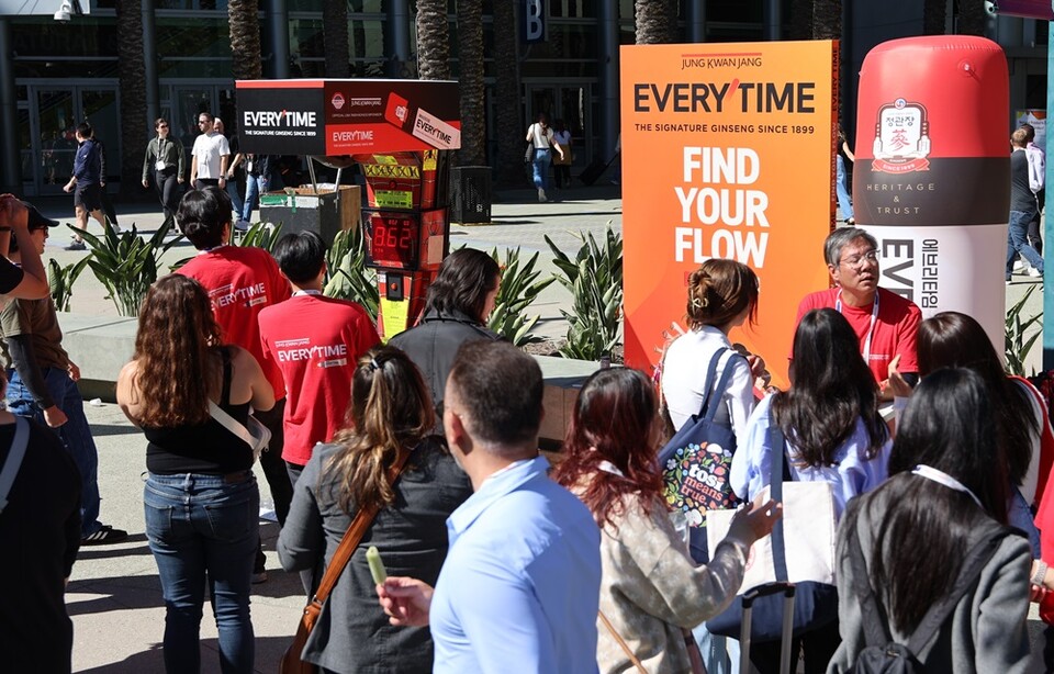 2025년 3월 4일~7일(현지시간) 미국 캘리포니아 애너하임에서 열린 세계 천연식품박람회 '2025 NPEW'에 참가한 KGC인삼공사 홍삼브랜드 정관장의 야외 부스 액티비티 존 모습. 2025.3.9./사진=KGC인삼공사