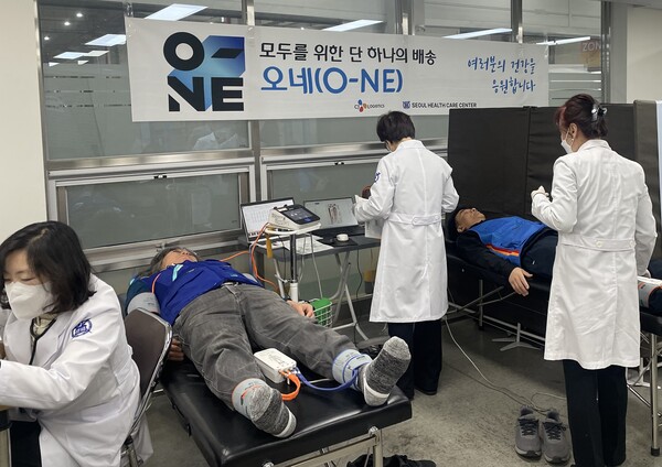 CJ대한통운 택배기사가 건강검진을 받고있다. /2025.3.10 CJ대한통운