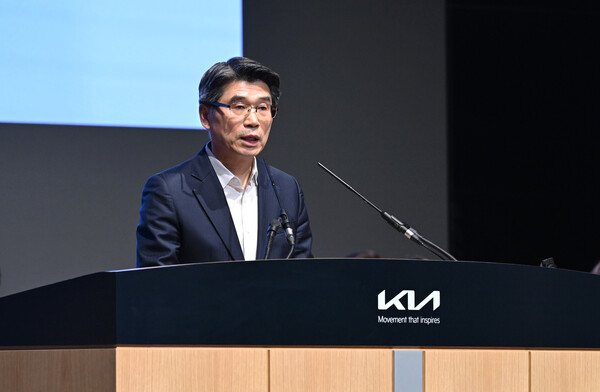 2025년 3월 14일 서울 서초구 엘타워에서 진행된 제81기 정기 주주총회에서 기아 송호성 사장이 개회선언을 하고 있다./사진=기아