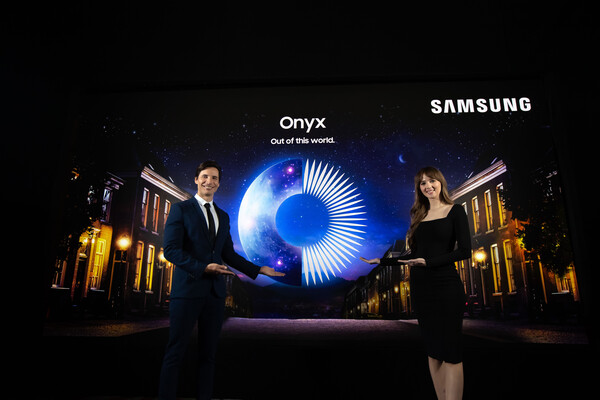 삼성전자 모델이 미국 라스베이거스에서 열리는 세계 최대 영화 산업 박람회 '시네마콘 2025'에서 시네마 LED 스크린 '오닉스)' 신제품을 소개하고 있다. / 사진=삼성전자