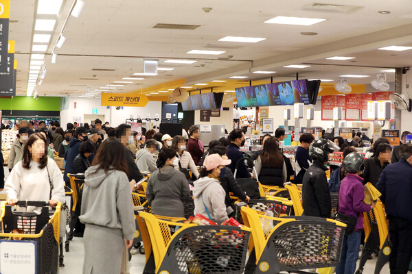 랜더스 쇼핑페스타가 열리고 있는 이마트 용산점 / 사진=신세계그룹