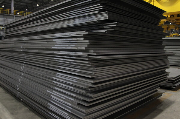 현대제철 당진제철소에서 생산되는 후판./사진=현대제철